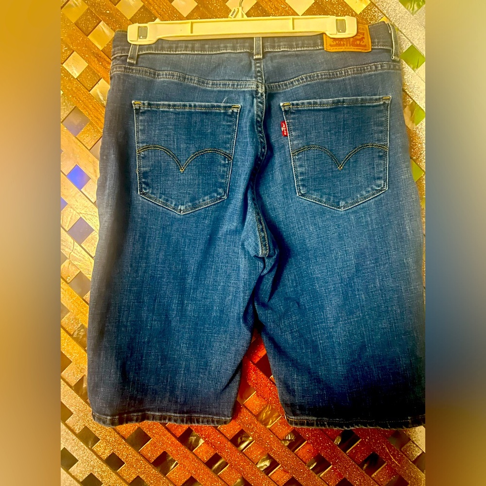 Levi's women’s Bermuda Shorts Blue Denim Jeans size 29 Red Tab